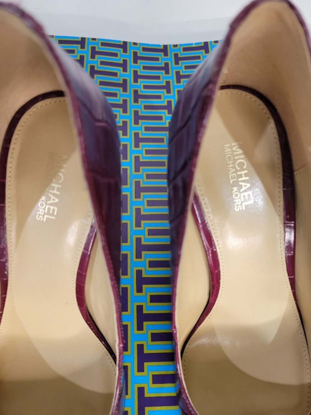 Michael Kors Leather Croc Stiletto Heels Burgundy Sz 8.5 EXCELLENT - Picture 4 of 12